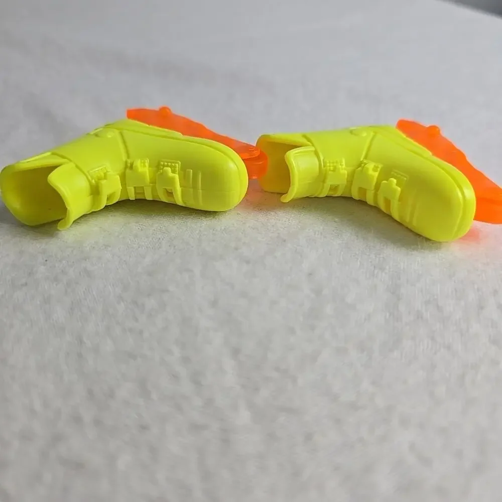 Mattel Ken Rollerblades Inline Skates Neon Yellow Orange VTG‎ 90s Barbie